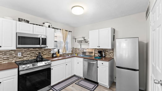 Houston 2-story, 2-bed 11 Regency Lane-idx