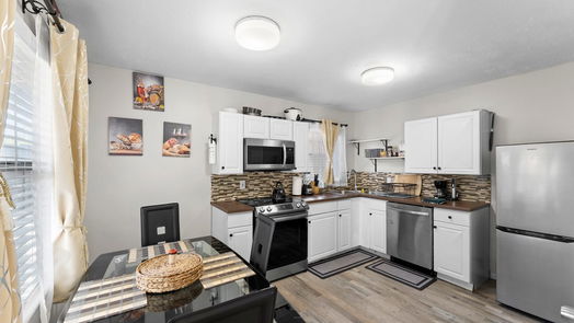 Houston 2-story, 2-bed 11 Regency Lane-idx