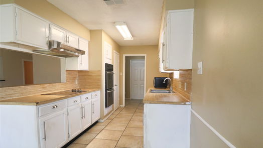 Houston 1-story, 3-bed 8206 Bayou Forest Drive NW-idx