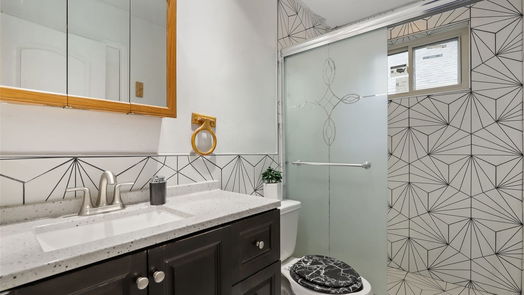 Houston 1-story, 3-bed 8910 Enchanted Forest Drive-idx