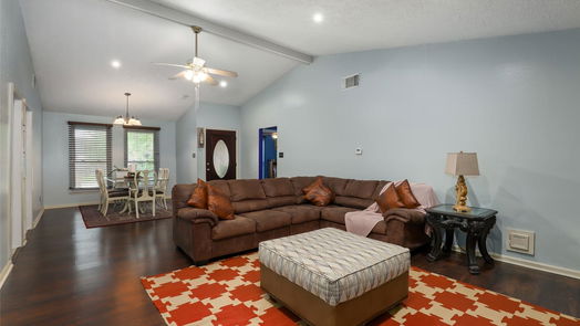 Houston 1-story, 3-bed 8910 Enchanted Forest Drive-idx