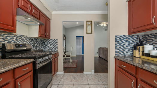 Houston 1-story, 3-bed 8910 Enchanted Forest Drive-idx