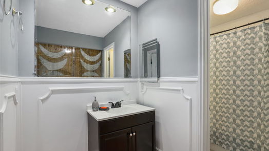 Houston 1-story, 3-bed 8910 Enchanted Forest Drive-idx