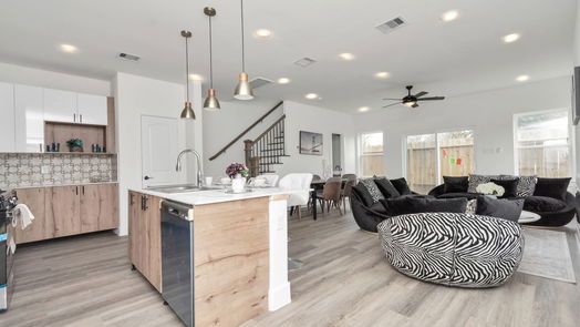 Houston 2-story, 3-bed 851 S Victory Drive A B C-idx