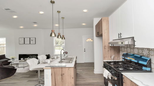 Houston 2-story, 3-bed 851 S Victory Drive A B C-idx