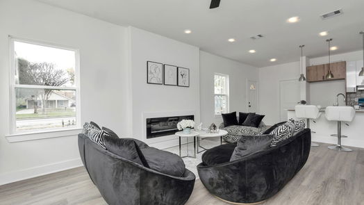 Houston 2-story, 3-bed 851 S Victory Drive A B C-idx