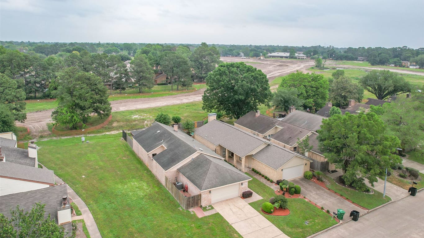Houston 1-story, 3-bed 7750 Green Lawn Drive-idx