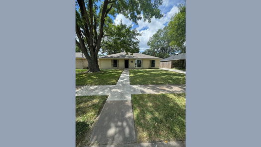 Houston 1-story, 4-bed 8207 Bayou Forest Drive-idx