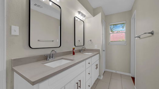 Houston null-story, 3-bed 8530 Parkhill Forest Drive-idx
