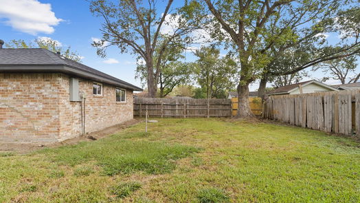 Houston null-story, 3-bed 6339 Oaknut Drive-idx