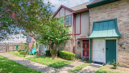 Houston 2-story, 2-bed 11811 Algonquin Drive-idx