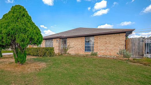 Houston 1-story, 4-bed 11639 S Kirkhollow Dr Drive-idx