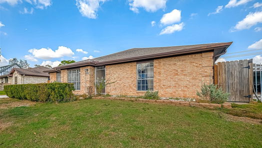 Houston 1-story, 4-bed 11639 S Kirkhollow Dr Drive-idx