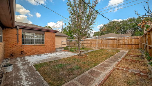 Houston 1-story, 4-bed 11639 S Kirkhollow Dr Drive-idx