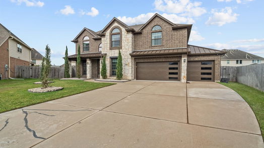 Houston 2-story, 5-bed 9907 Daisy Clover Court-idx