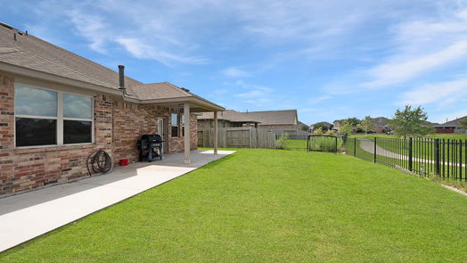 Pearland 2-story, 6-bed 1905 Emerald Breeze Court-idx