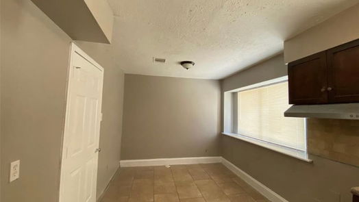 Houston 1-story, 3-bed 318 N Forest Boulevard-idx