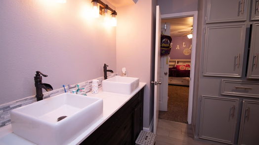 Houston 2-story, 5-bed 1714 Castlerock Drive-idx