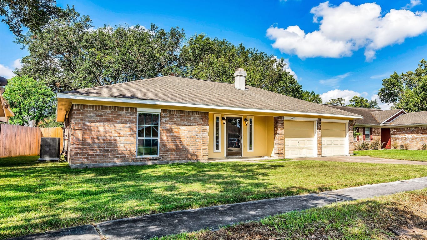 Houston 1-story, 3-bed 16223 Brinkwood Drive-idx