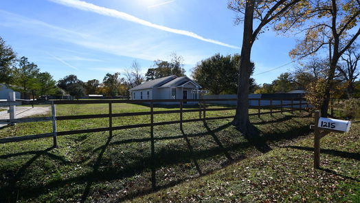 Houston 1-story, 3-bed 1215 Bland Street-idx