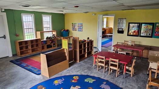 Houston null-story, 5-bed 5651 Sheraton Oaks Drive-idx