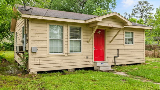 Houston 1-story, 2-bed 6210 Bundick Drive-idx