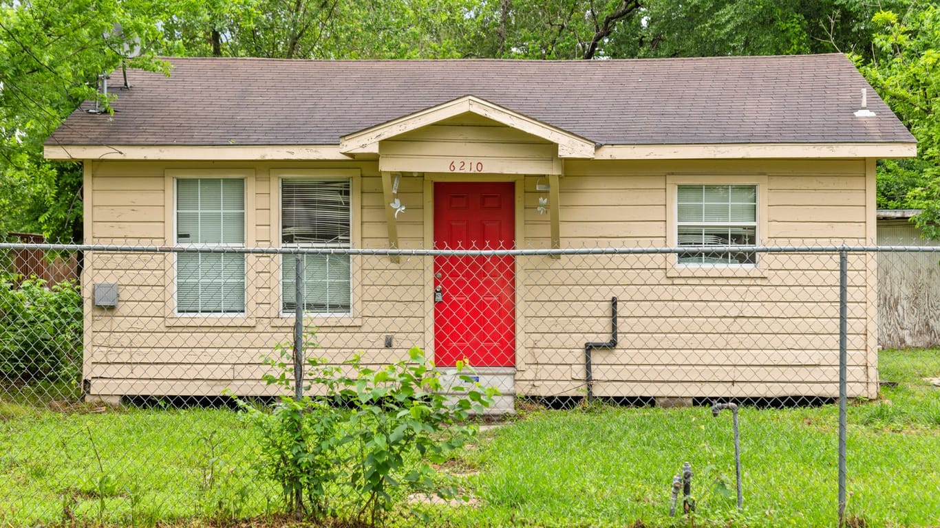 Houston 1-story, 2-bed 6210 Bundick Drive-idx