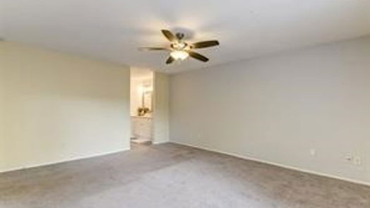 Houston 1-story, 2-bed 5661 Birchmont Drive 5-idx