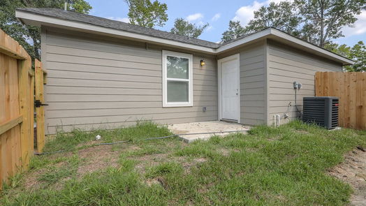 Houston 1-story, 2-bed 6619 Carver Road-idx