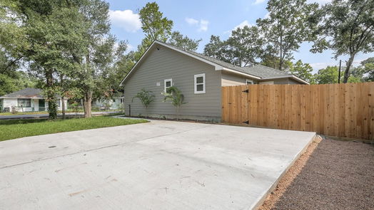 Houston 1-story, 2-bed 6619 Carver Road-idx