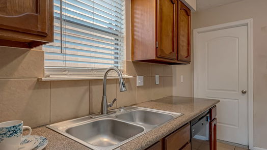 Houston 1-story, 2-bed 5123 Spring Forest Drive-idx