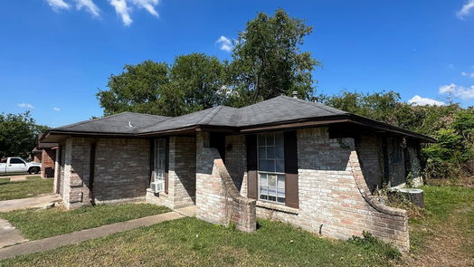 Houston 1-story, 3-bed 4442 Oak Shadows Drive-idx