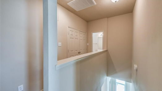 Houston 3-story, 3-bed 3304 Leading Point Drive-idx