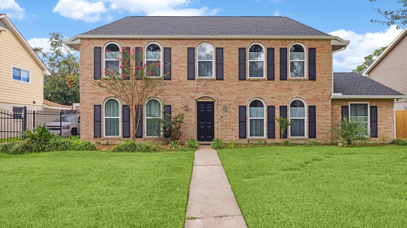 Houston 2-story, 5-bed 5023 Bayou Vista Drive-idx