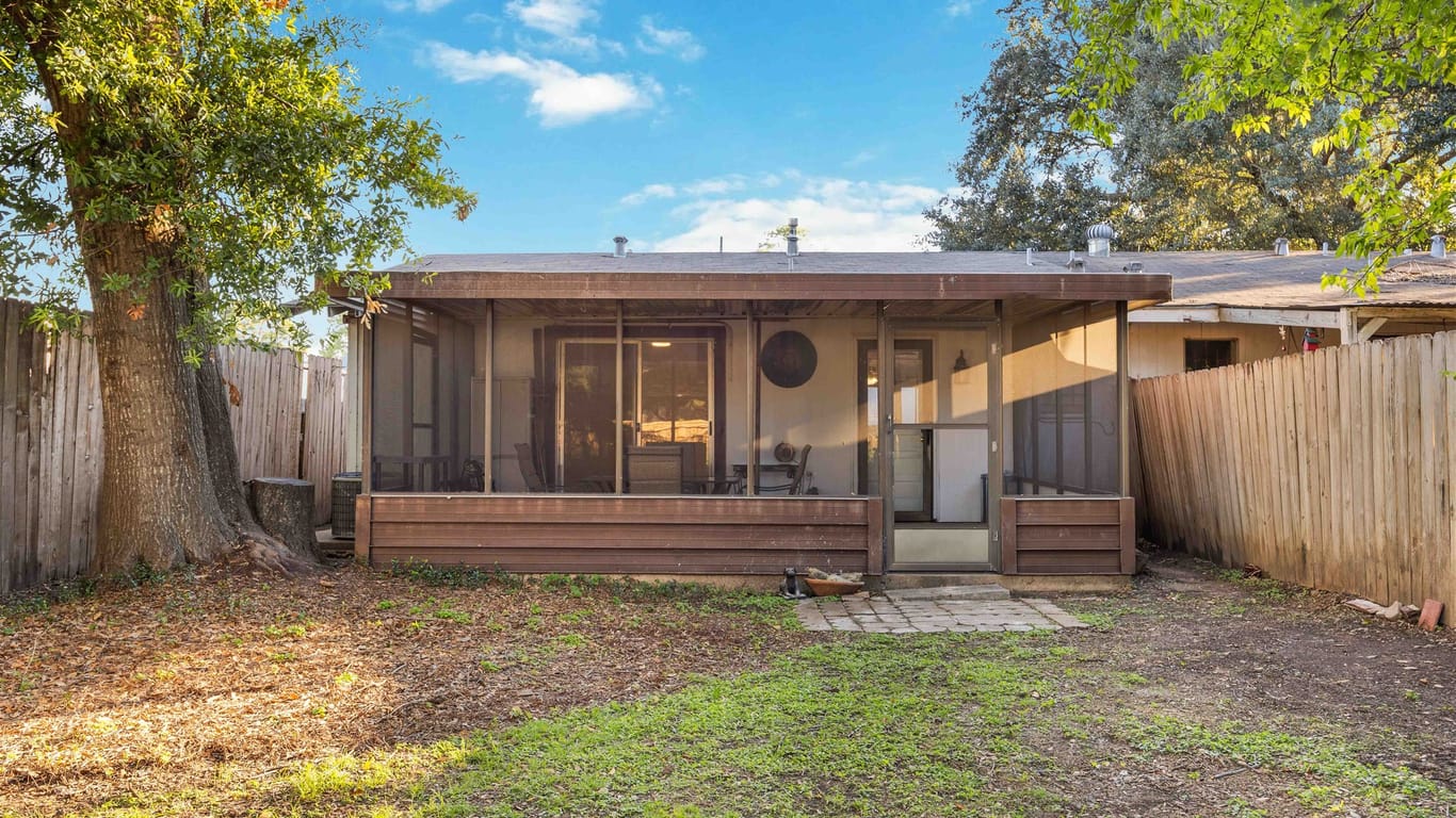 Houston 1-story, 2-bed 4304 Sherwood Lane 106-idx