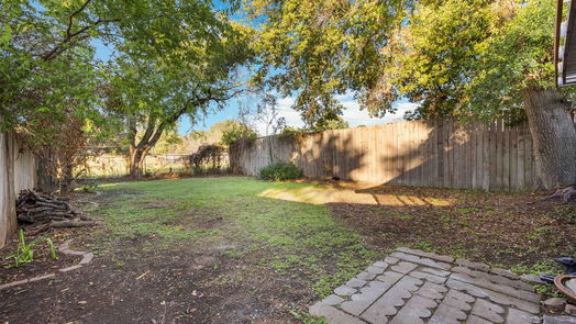Houston 1-story, 2-bed 4304 Sherwood Lane 106-idx