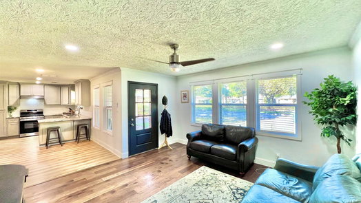 Houston 1-story, 4-bed 4913 W 43rd Street-idx