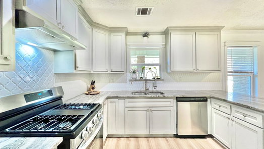 Houston 1-story, 4-bed 4913 W 43rd Street-idx