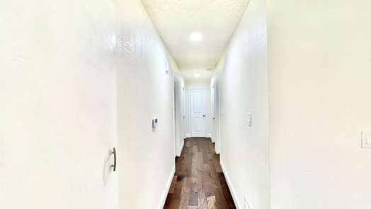 Houston 1-story, 4-bed 4913 W 43rd Street-idx