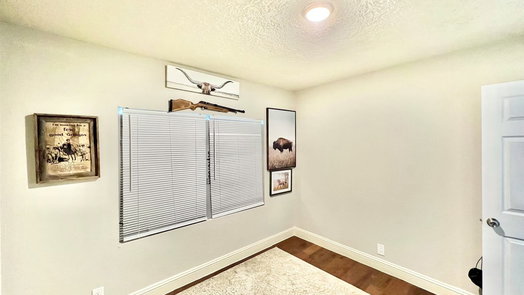 Houston 1-story, 4-bed 4913 W 43rd Street-idx