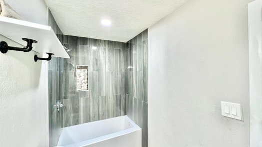 Houston 1-story, 4-bed 4913 W 43rd Street-idx