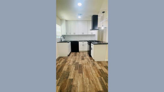 Houston 1-story, 3-bed 6710 WEST 43RD ST Street-idx