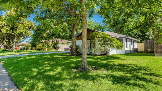 Houston 1-story, 3-bed 4806 Viking Drive-idx