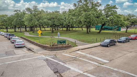 Houston 1-story, 6-bed 5302 Saxon Drive-idx