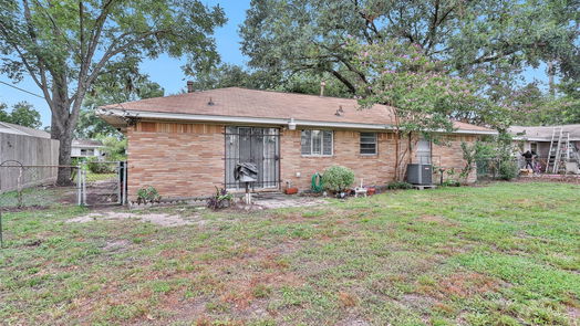 Houston 1-story, 3-bed 3919 Gardendale Drive-idx