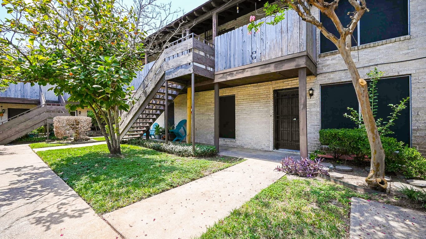 Houston 1-story, 2-bed 4500 Sherwood Lane 17-idx