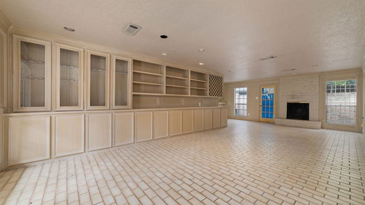 Houston 1-story, 5-bed 4011 Brookwoods Drive-idx