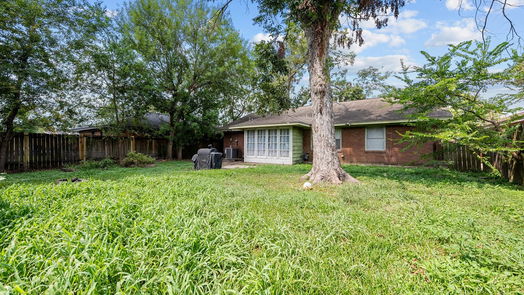 Houston 1-story, 3-bed 4621 W 43rd Street-idx