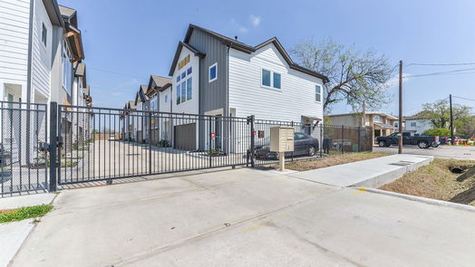 Houston 2-story, 3-bed 5902 Gardendale Drive B-idx