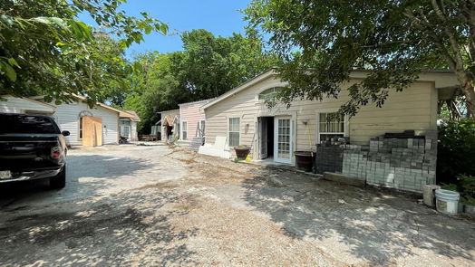 Houston 1-story, 6-bed 1925 Sunny Drive-idx